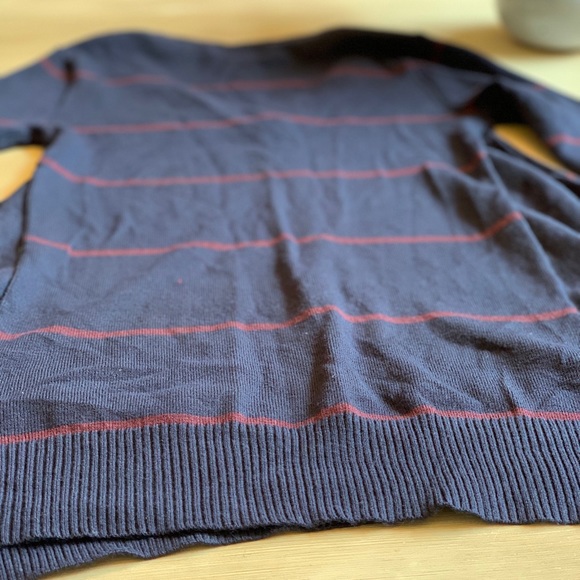 Sweater - Picture 4 of 5